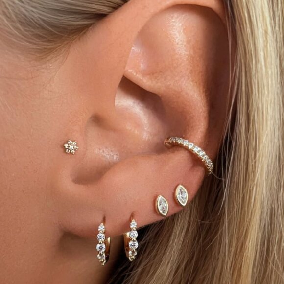 Maria Tash Diamond Flower Threaded Stud Earring Tragus or Cartilage Piercing - Picture 2 of 10